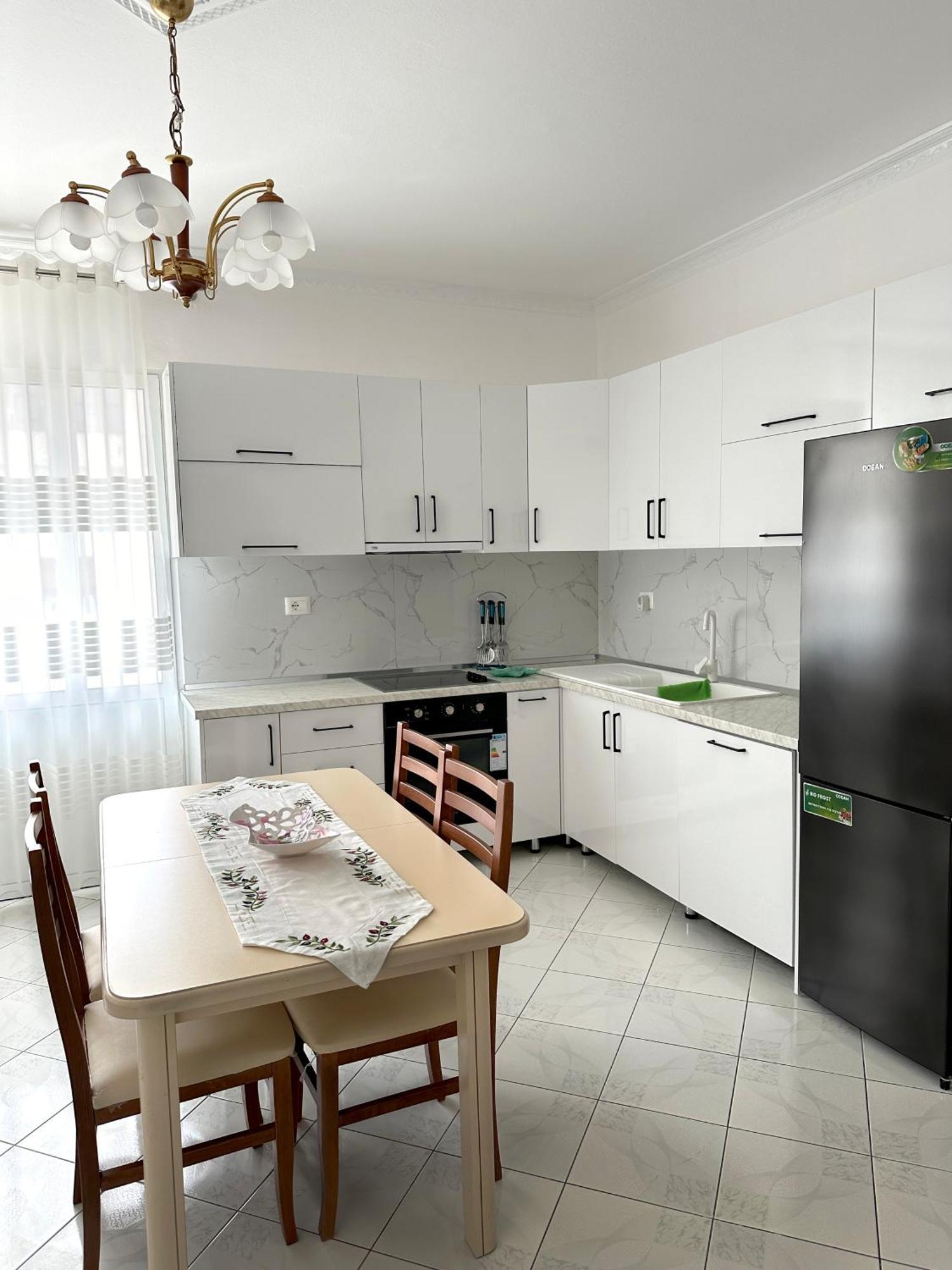 Ar - Spacious Cozy Apartment Vlorë